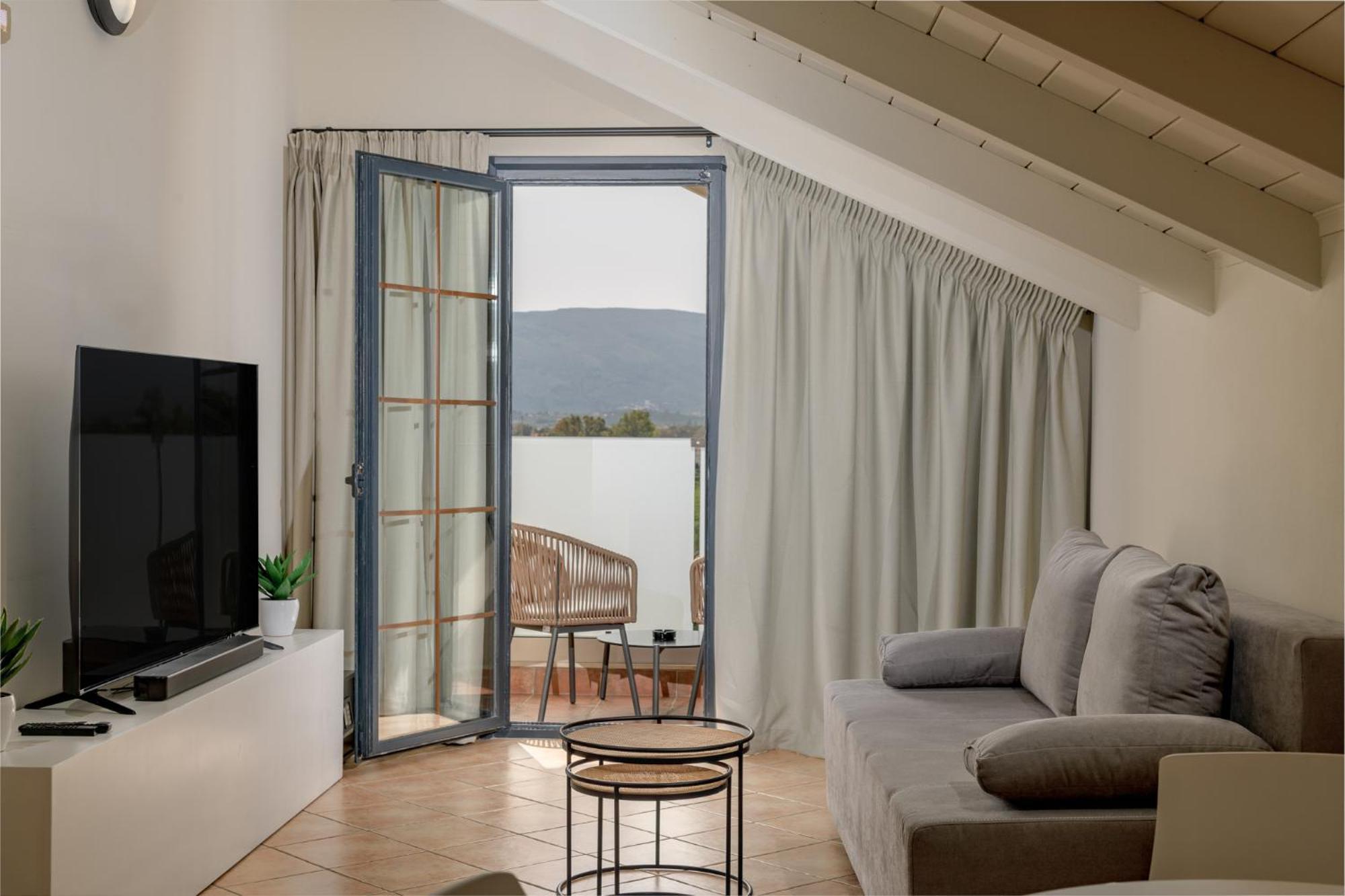 Nikon Boutique Hotel Каламакион Экстерьер фото